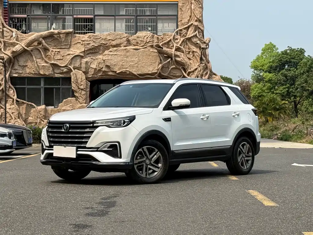 2020 Changan CS55 PLUS - zdjęcie 1 z 18