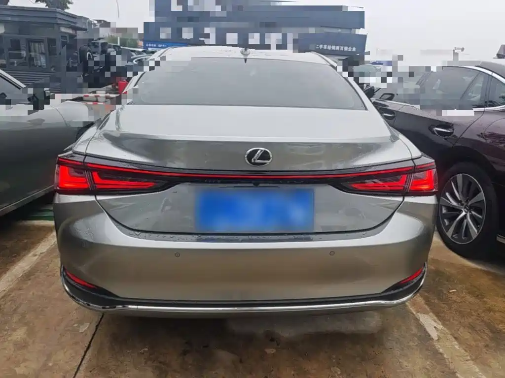 Lexus ES — миниатюра 6