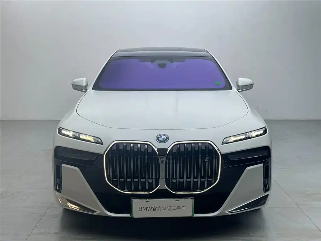 BMW i7 — миниатюра 2