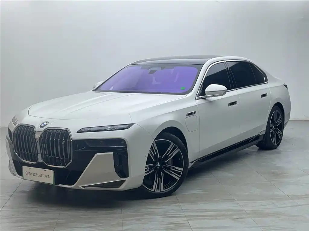 BMW i7 — миниатюра 18