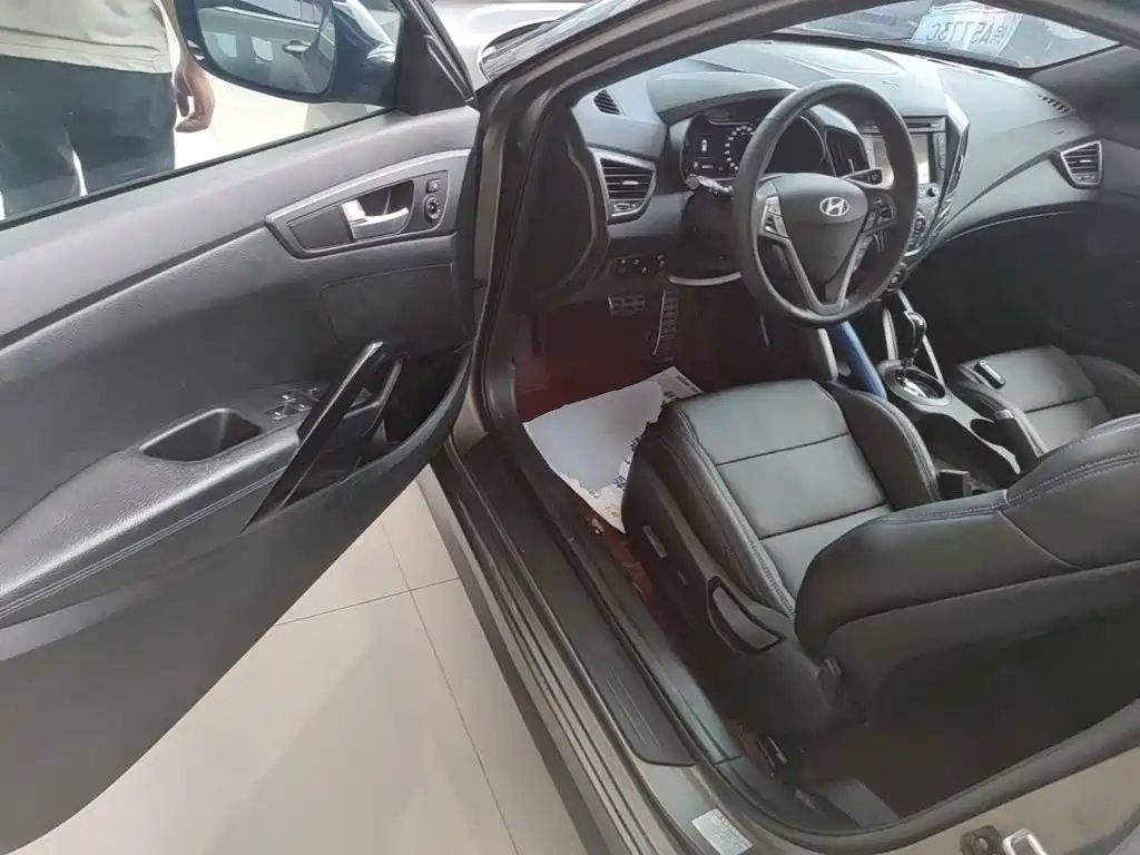 Hyundai Veloster — миниатюра 16