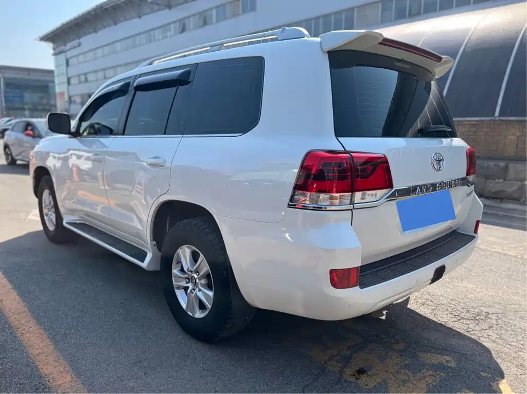 Toyota Land Cruiser 2018 5.7L AT
