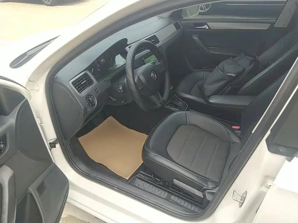 Skoda Rapid Spaceback — миниатюра 16