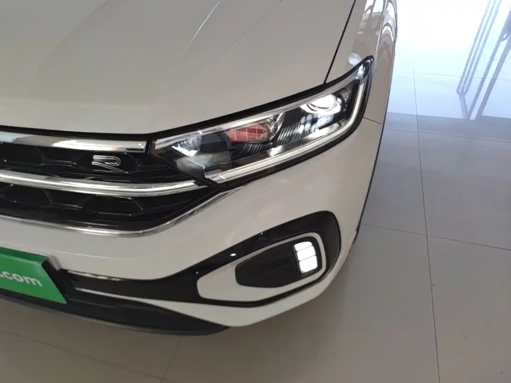 Volkswagen T-Roc — миниатюра 24