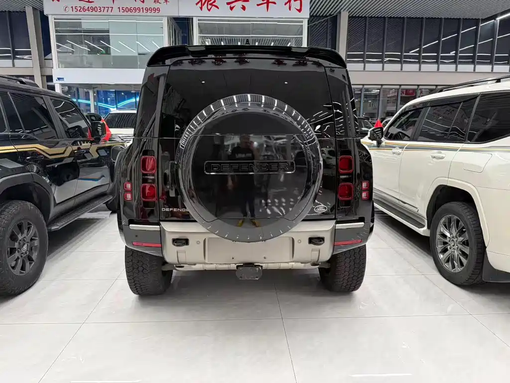 Land Rover Defender — миниатюра 4