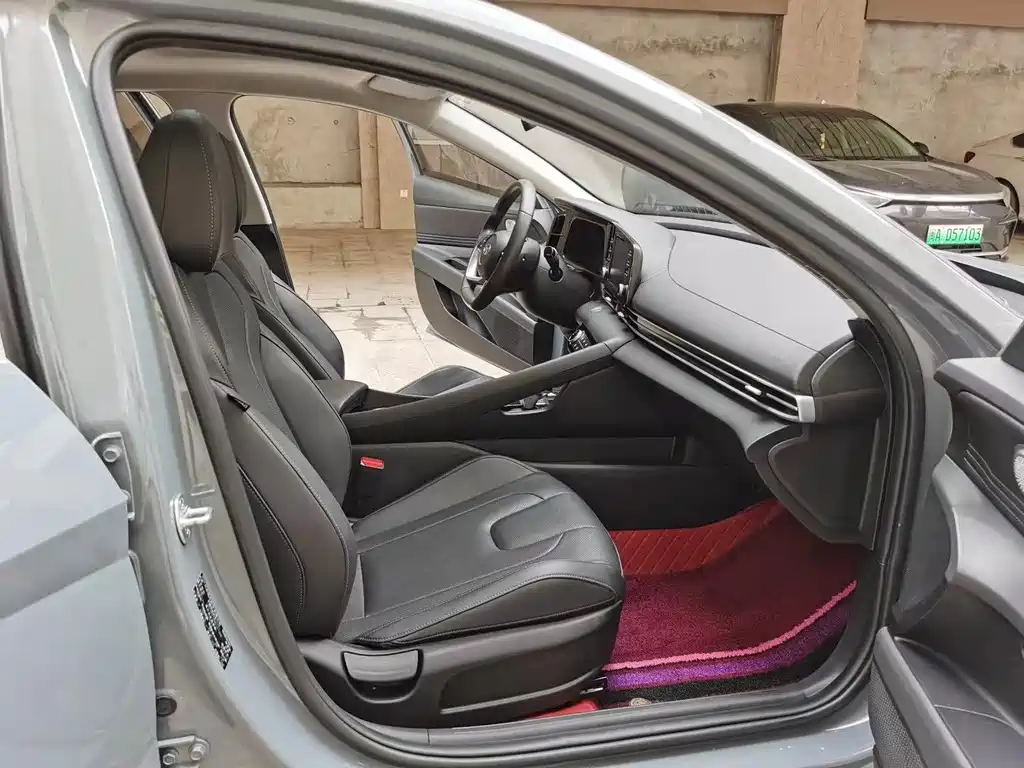 Hyundai Elantra — миниатюра 8