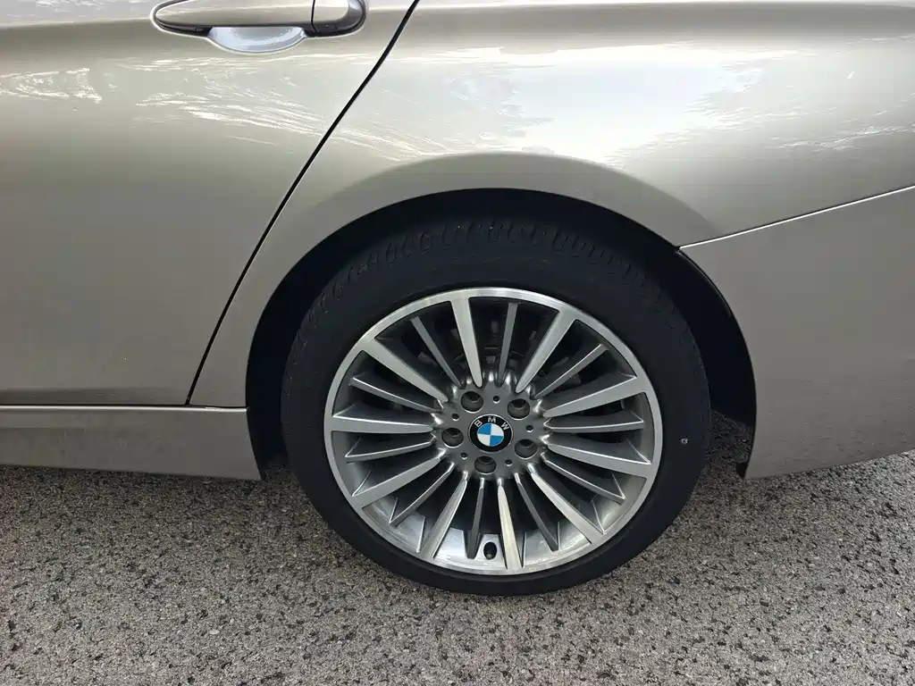 BMW 3 Series — миниатюра 11