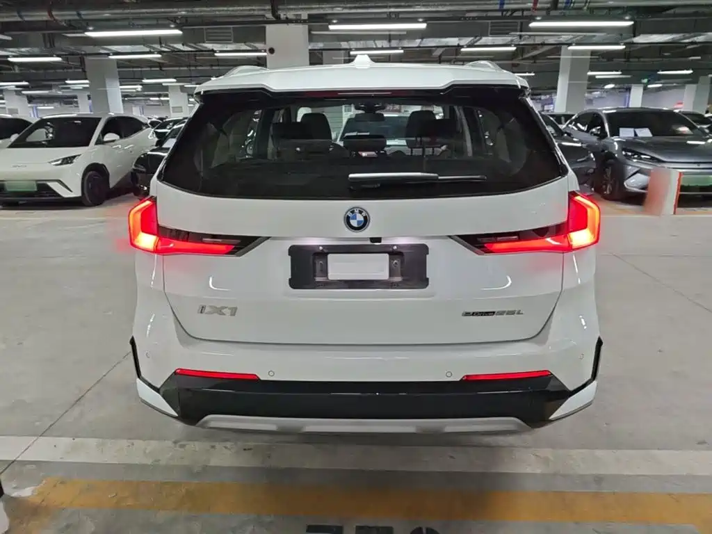 BMW iX1 — миниатюра 6