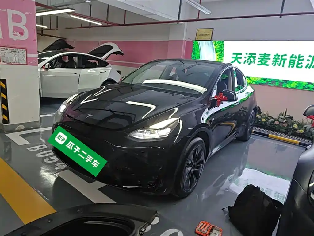 Tesla Model Y 2023