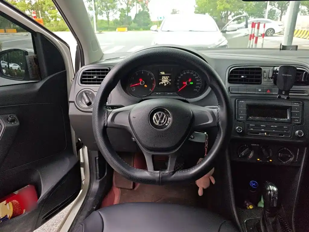 Volkswagen Polo — миниатюра 7