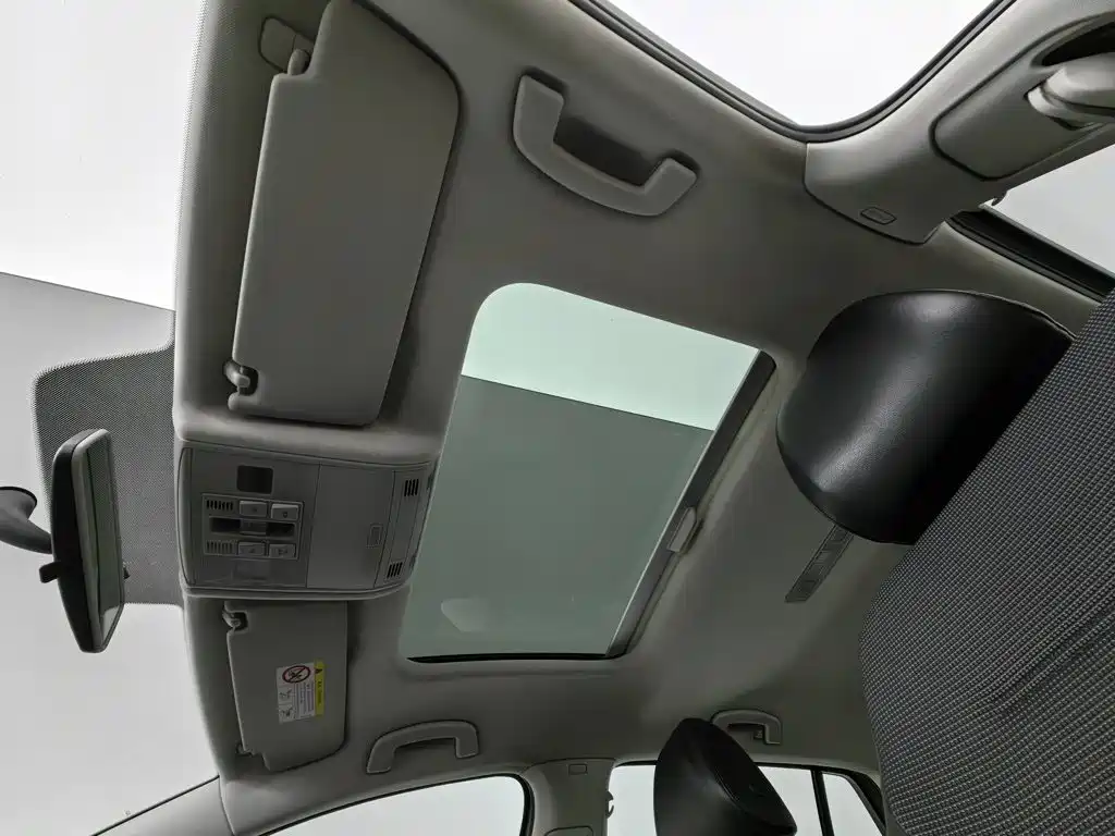 Volkswagen Golf — миниатюра 14
