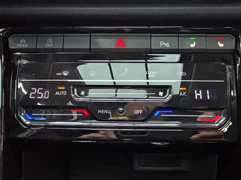Volkswagen T-Roc — миниатюра 16