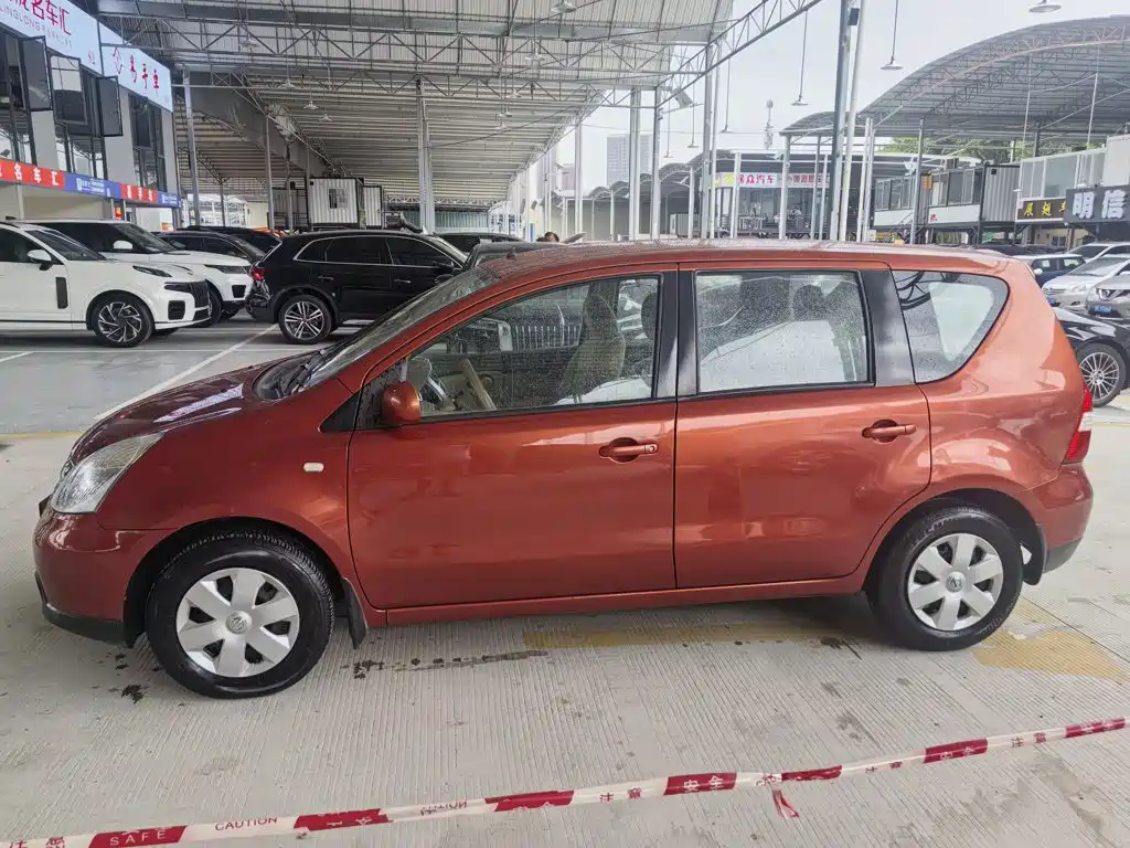 Nissan Livina — миниатюра 3