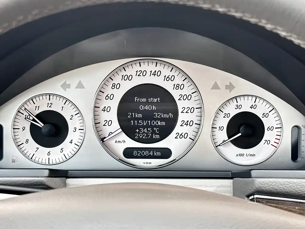 Mercedes-Benz E-Class — миниатюра 16