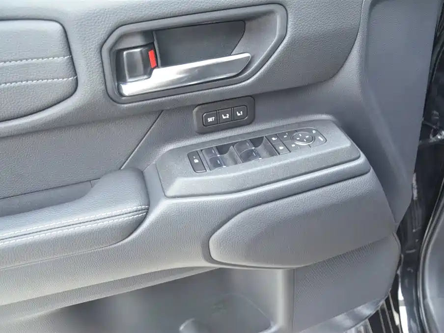 Toyota Land Cruiser Prado 2025 2.4T Flagship VX 5 мест