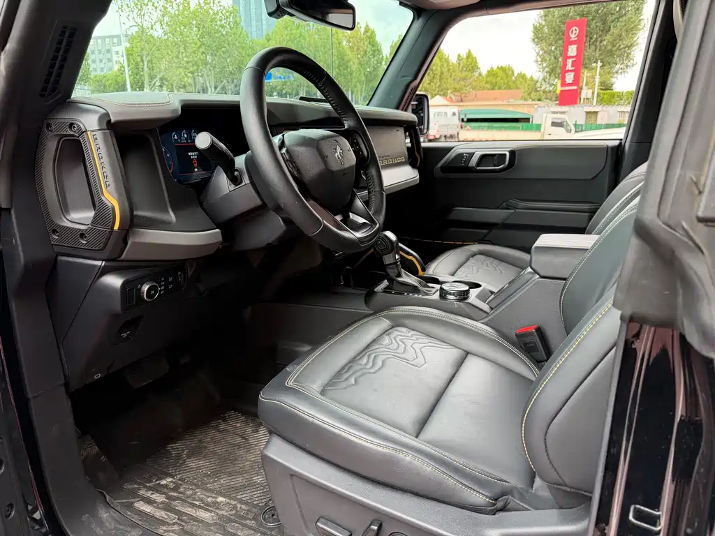 Ford Bronco — миниатюра 7