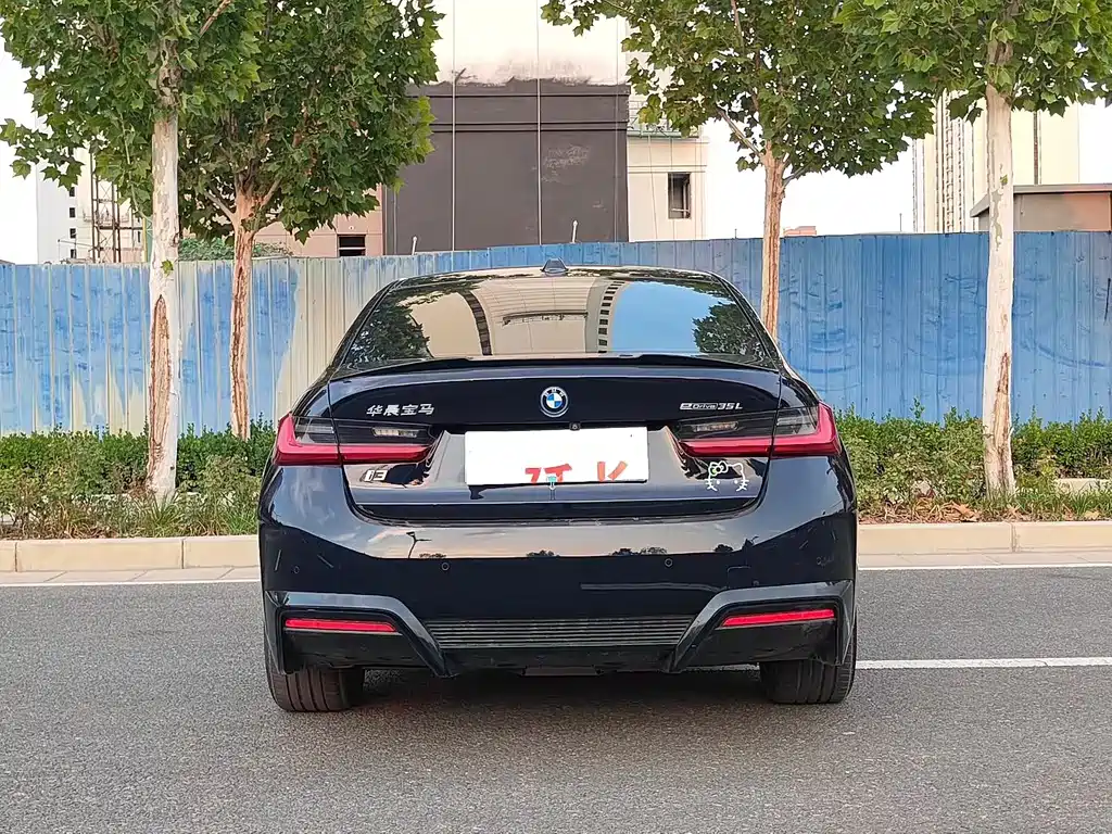 BMW i3 — миниатюра 8