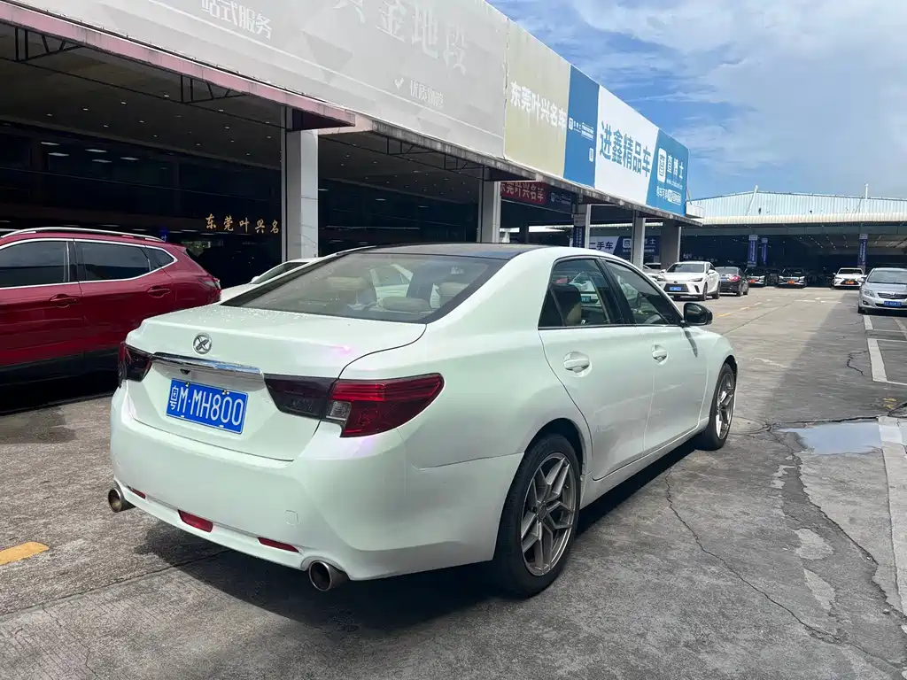 Toyota Reiz — миниатюра 6