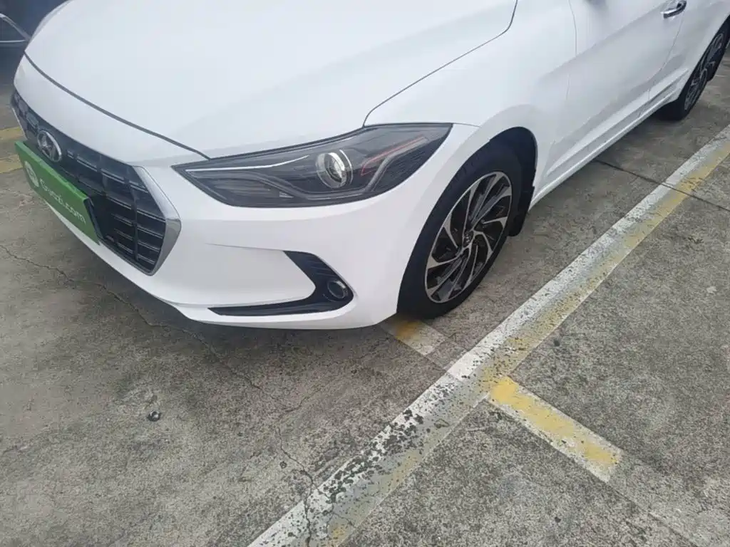 Hyundai Elantra — миниатюра 18