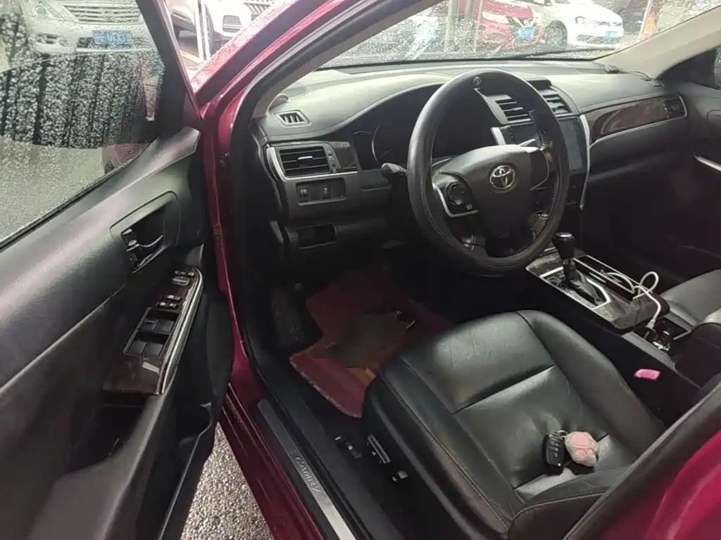 Toyota Camry — миниатюра 16