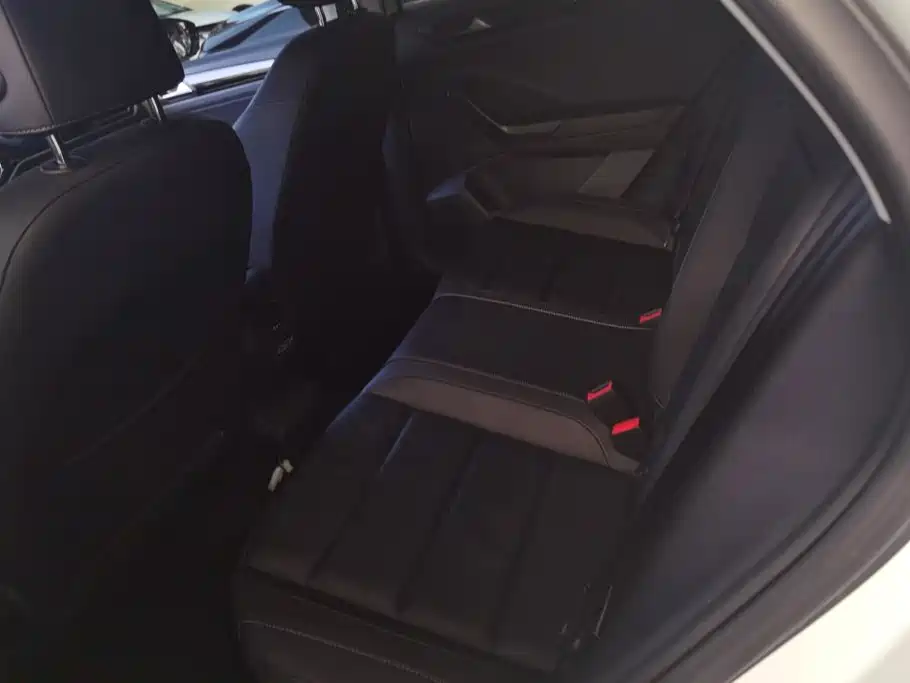 Volkswagen T-Roc — миниатюра 11