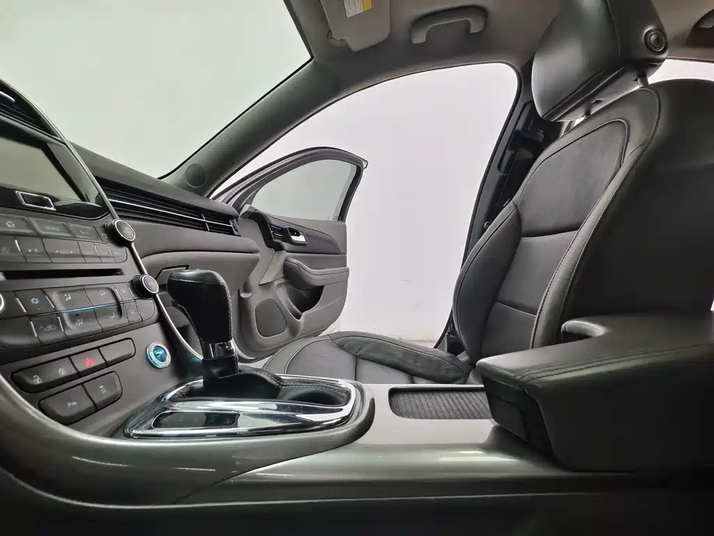 Chevrolet Malibu — миниатюра 12