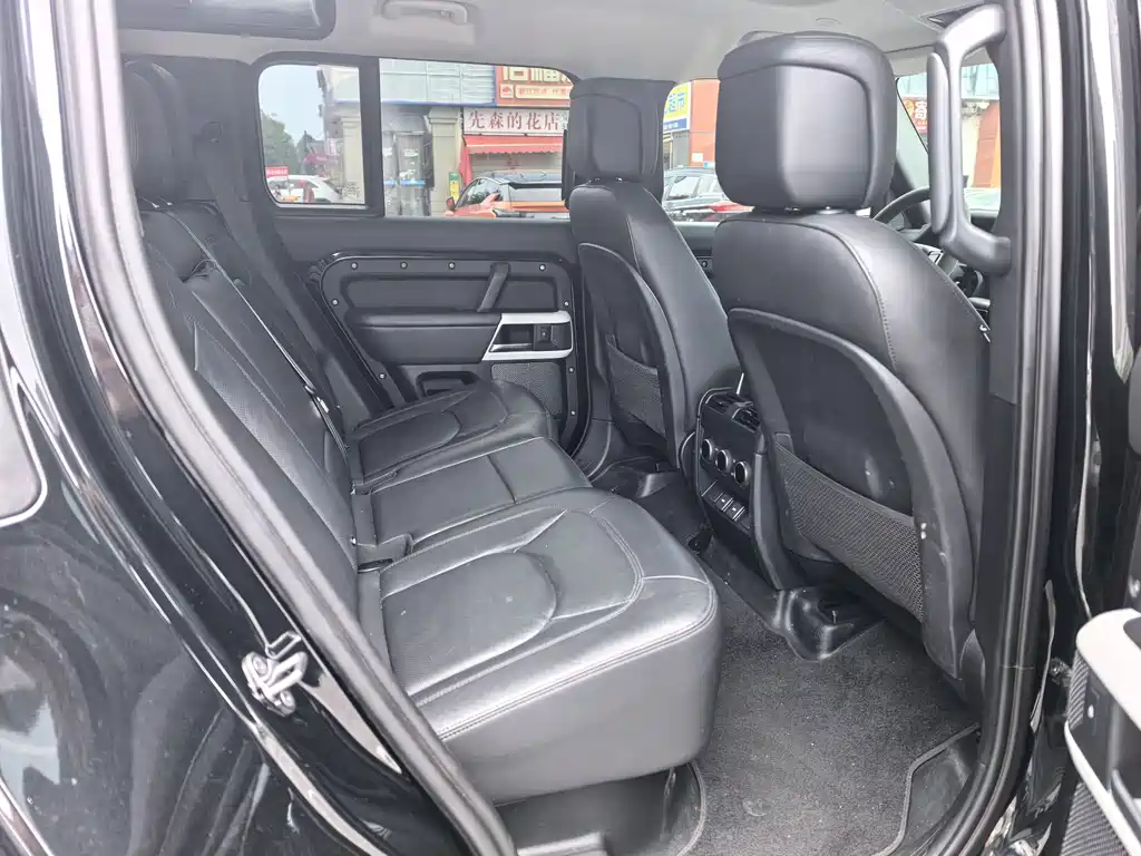Land Rover Defender — миниатюра 13