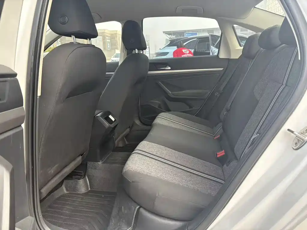 VOLKSWAGEN LAVIDA PURE ELECTRIC