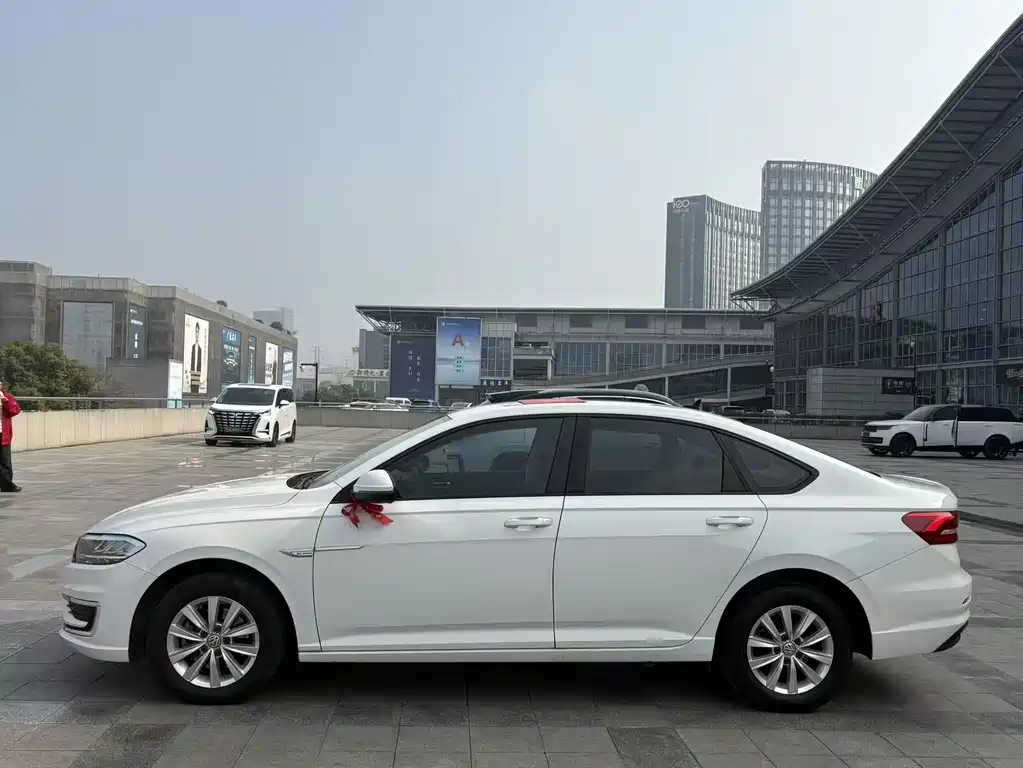 VOLKSWAGEN LAVIDA PURE ELECTRIC