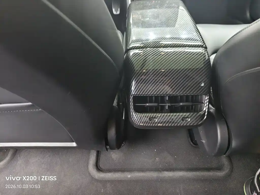 Tesla Model 3 — миниатюра 12