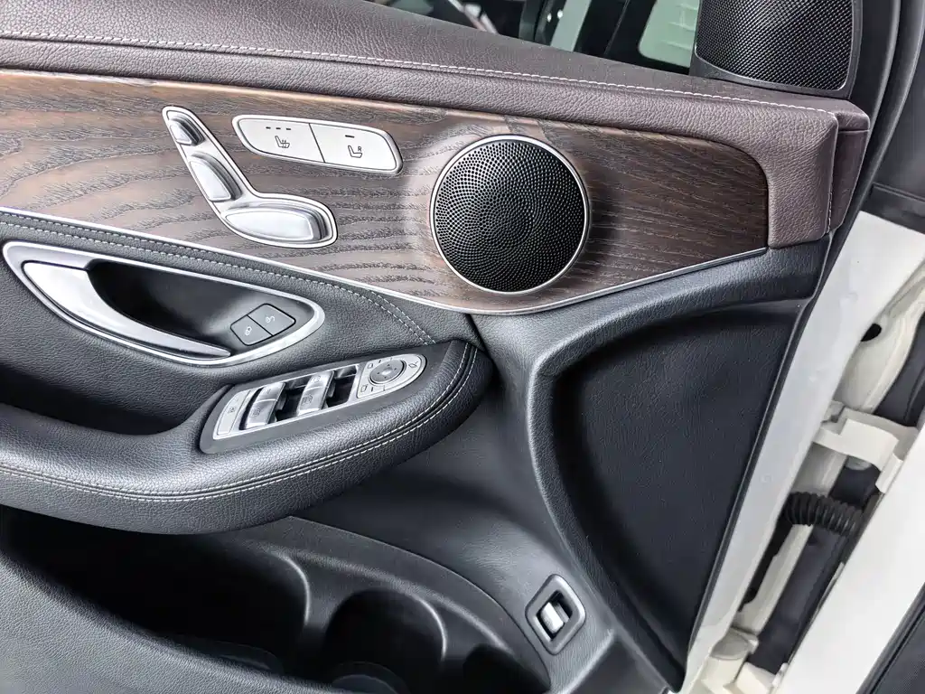 Mercedes-Benz GLC — миниатюра 10