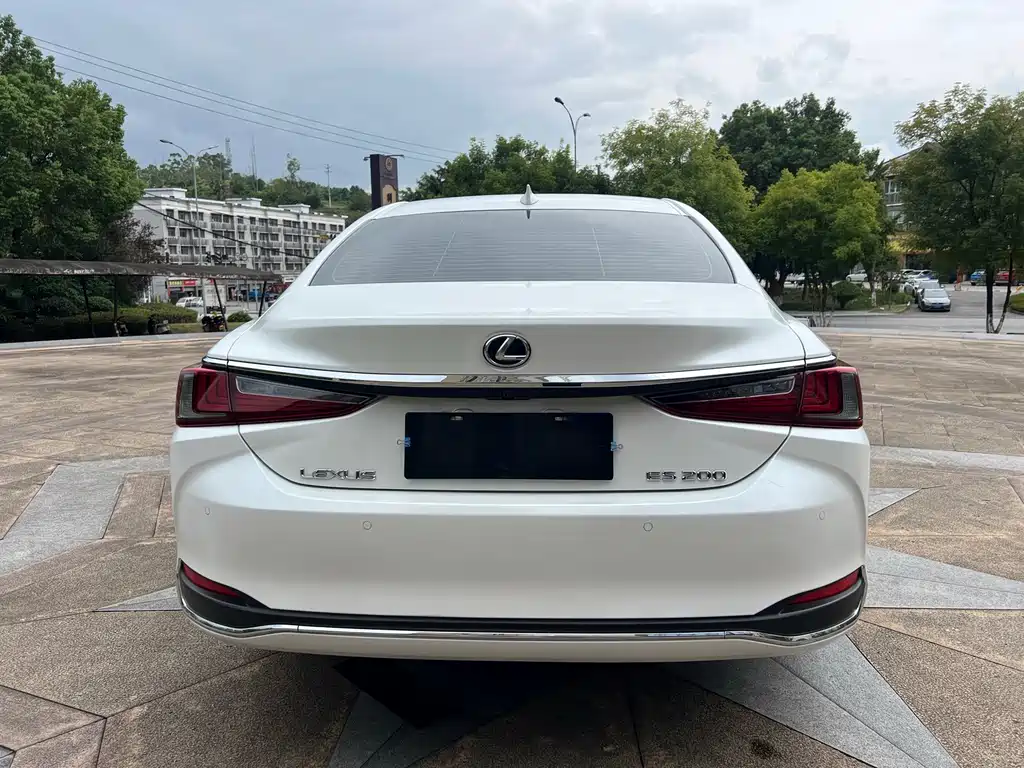 Lexus ES — миниатюра 7