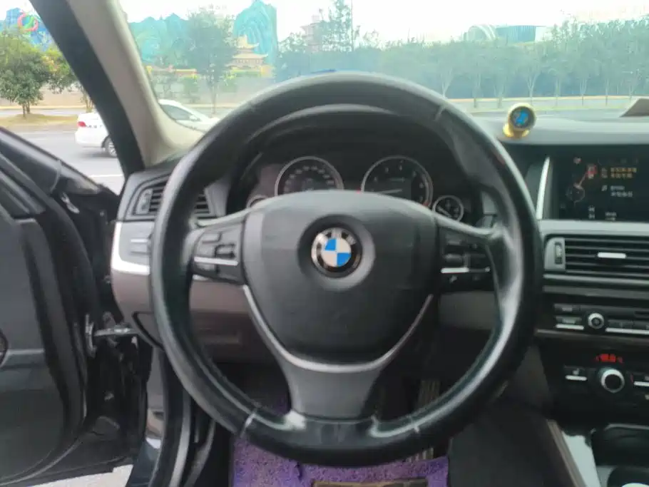 BMW 5 Series — миниатюра 15