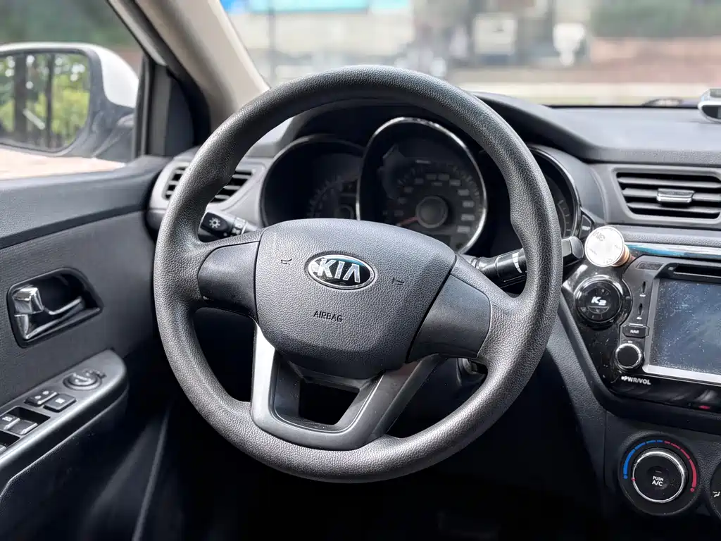 Kia K2 — миниатюра 15