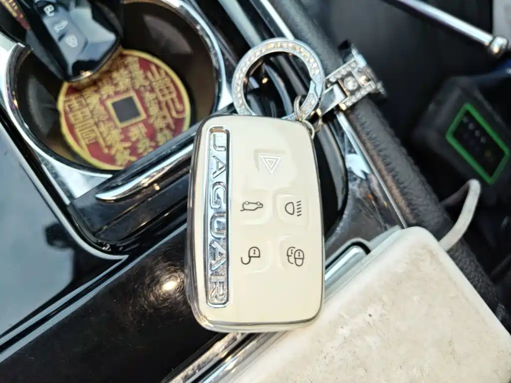 Jaguar XJ — миниатюра 13