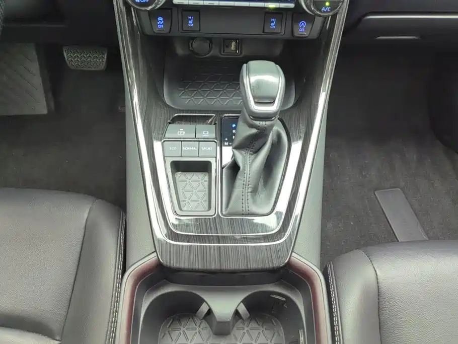 Toyota RAV4 — миниатюра 16