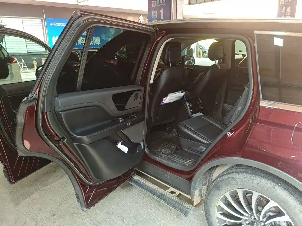 Lincoln Aviator — миниатюра 3