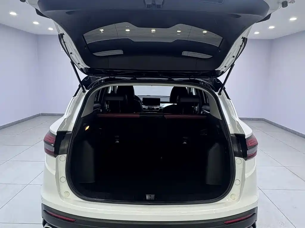 Geely Binyue — миниатюра 7