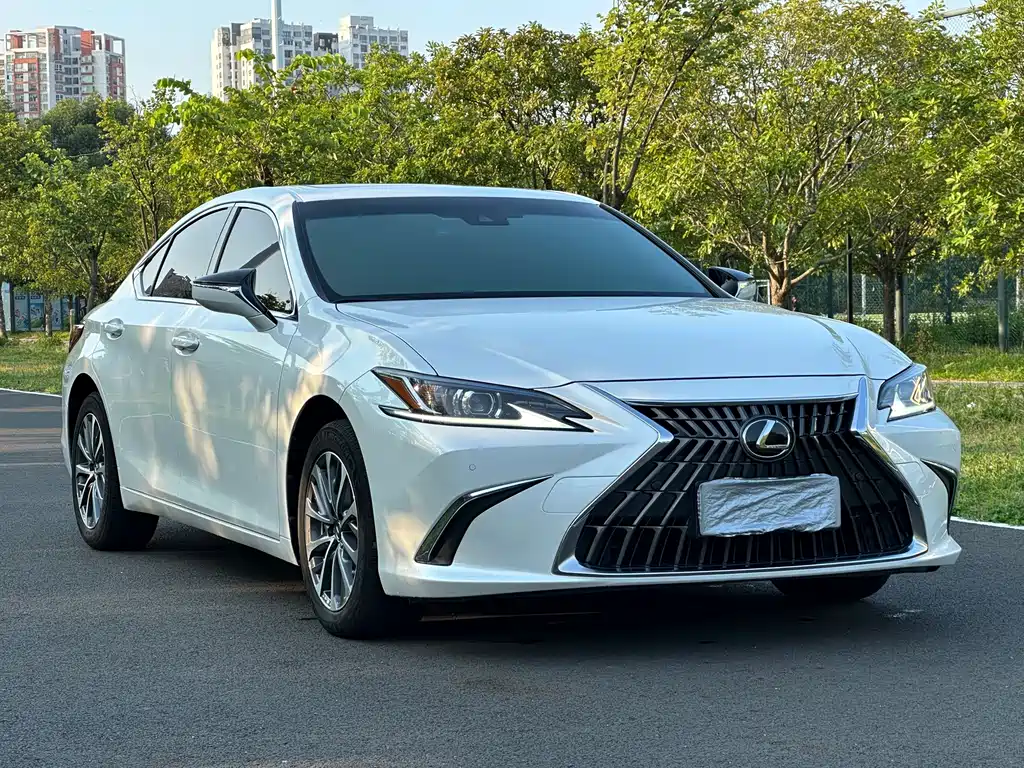 Lexus ES — миниатюра 3