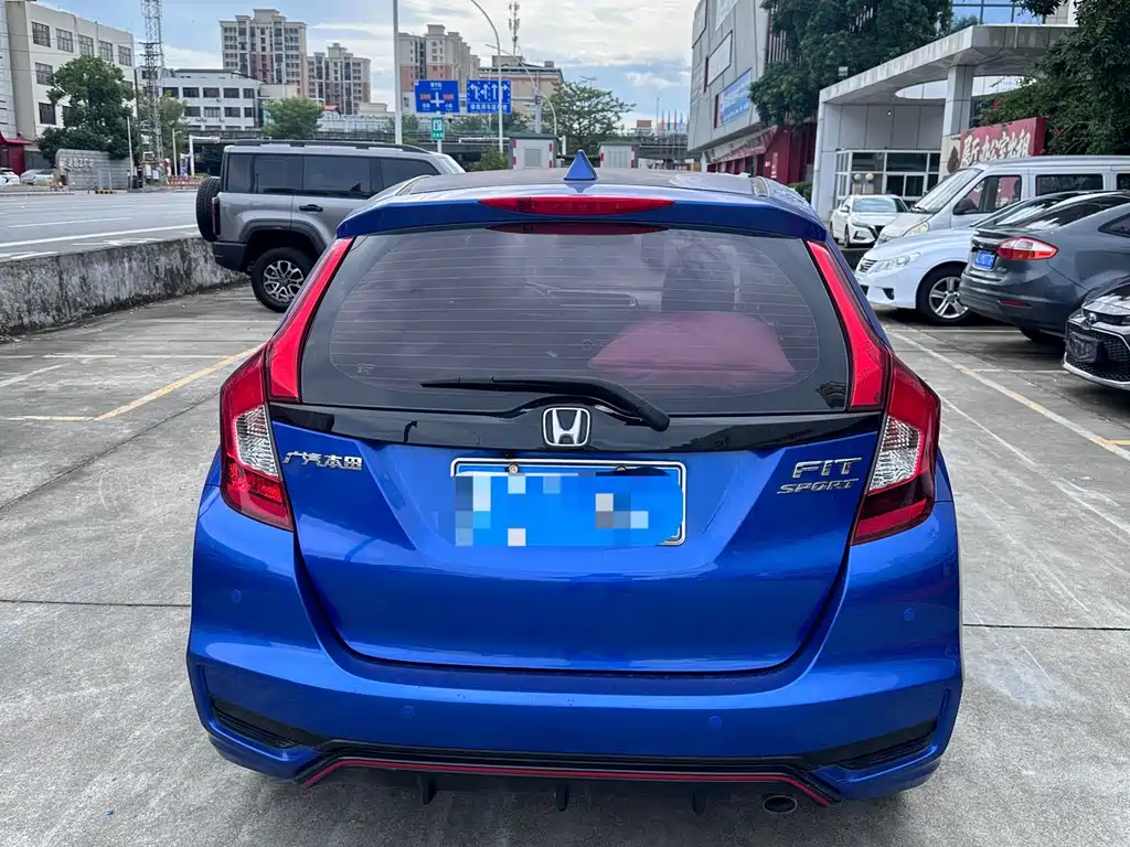 Honda Fit — миниатюра 8