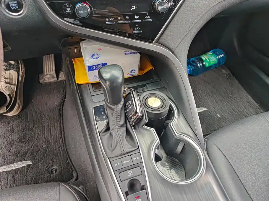 Toyota Camry — миниатюра 16