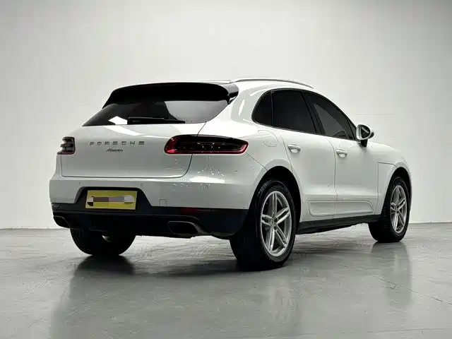 Porsche Macan — миниатюра 9
