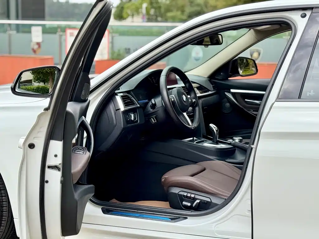 BMW 3 Series — миниатюра 4