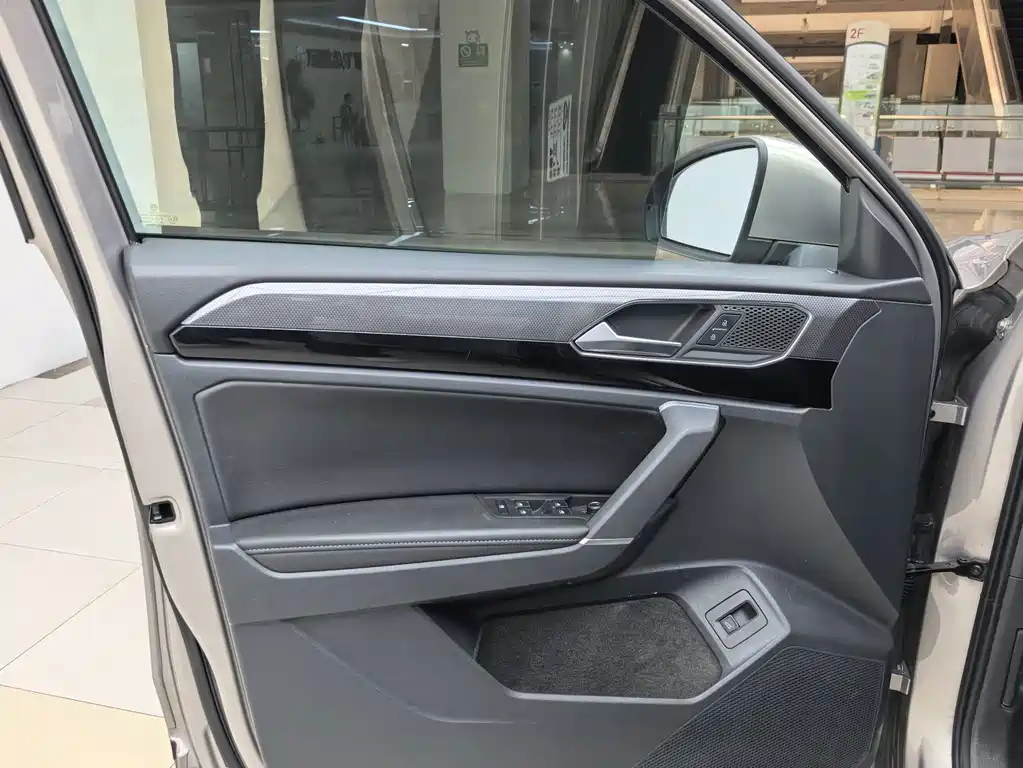Volkswagen X — миниатюра 16