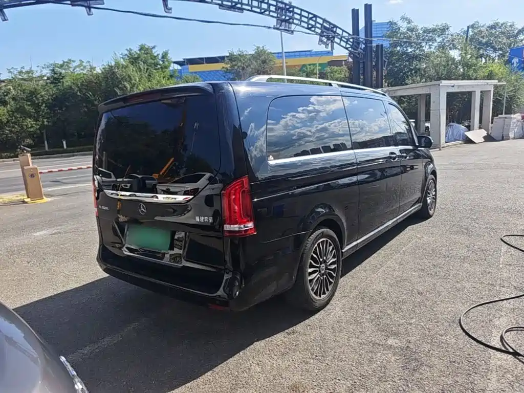 Mercedes-Benz V-Class — миниатюра 7