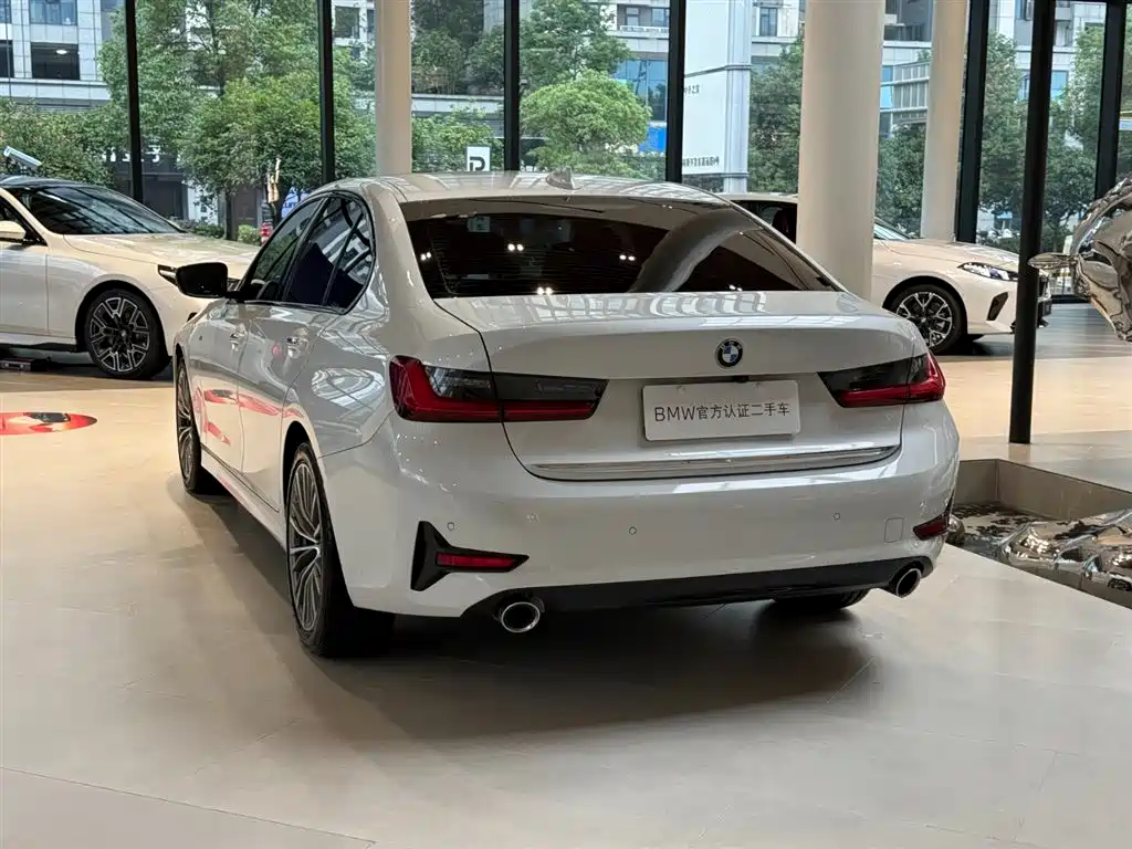 BMW 3 Series — миниатюра 4