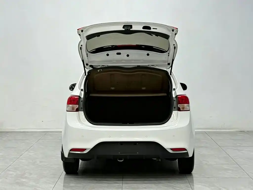 Kia K2 — миниатюра 19