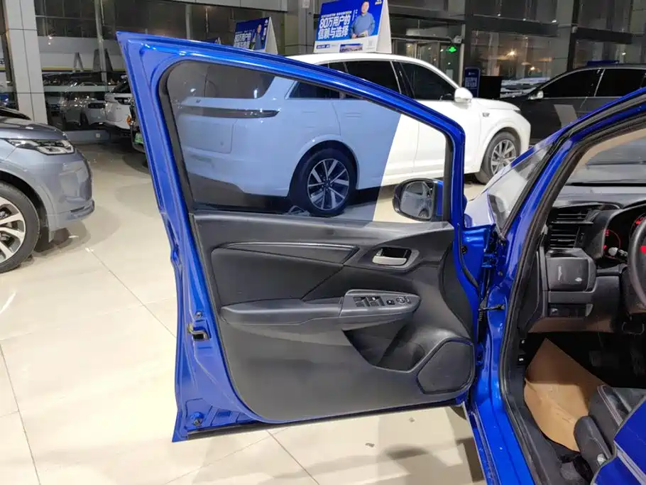 Honda Fit — миниатюра 7