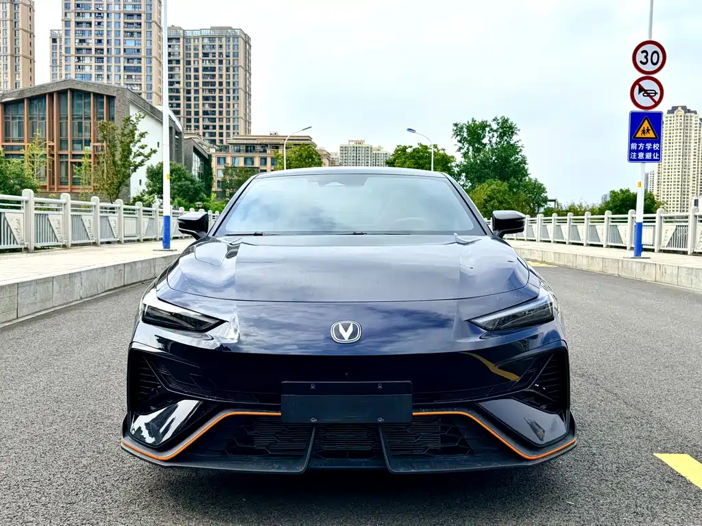 Changan UNI-V — миниатюра 3