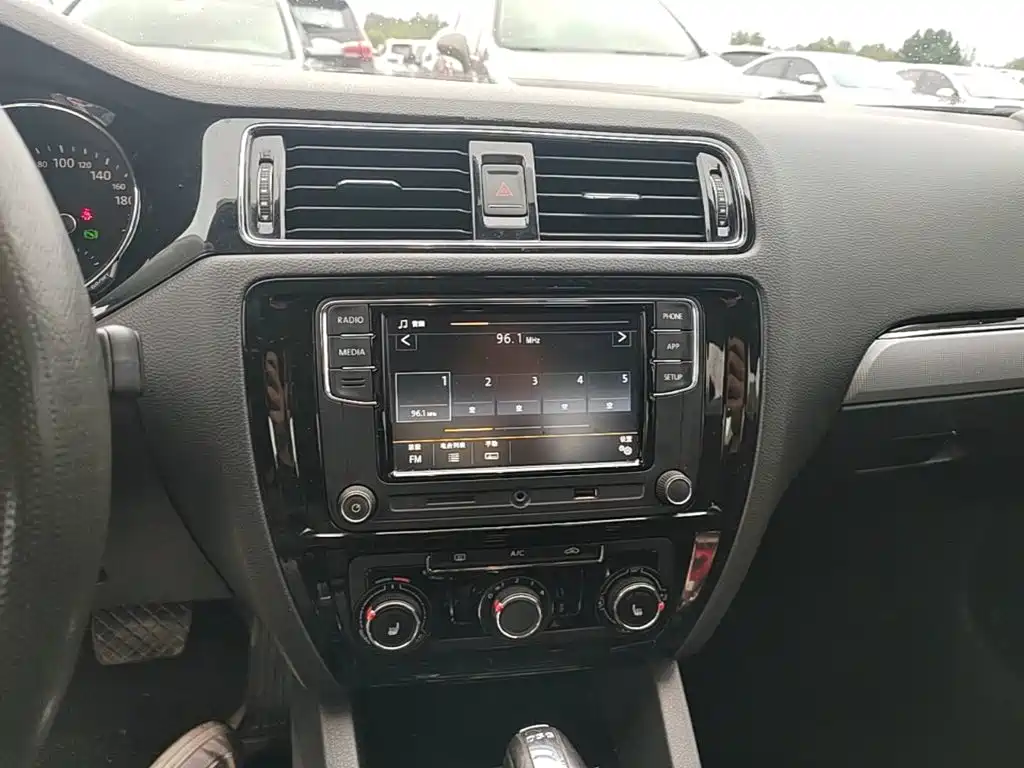 Volkswagen Sagitar — миниатюра 13